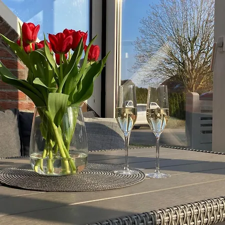 Vakantiehuis Pelles Kuestenperle, Nordsee, Mit Kamin, Sauna, Wintergarten, Strandkorb *